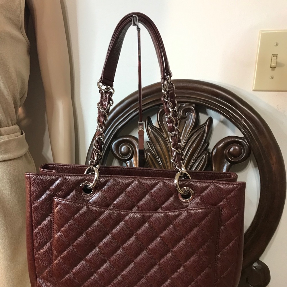 Chanel GST Caviar Grand Shopping tote maroon bag - Picture 3 of 16